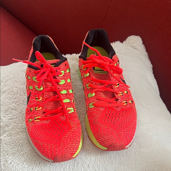 Nike Kids Bright Red Sneakers with Black Swoosh - Picture 2 of 4